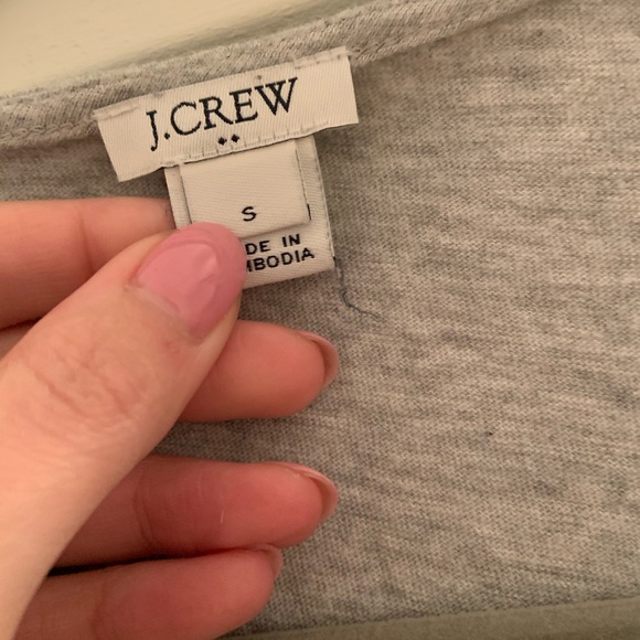 Short sleeve gray shirt with lace detail - Picture 3 of 4